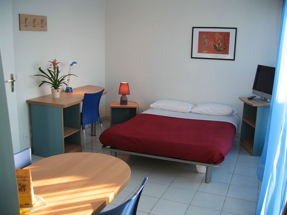 Sejours & Affaires Clermont Ferrand Park Republique Aparthotel Δωμάτιο φωτογραφία